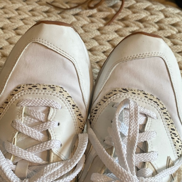 New balance sneakers - Picture 3 of 6